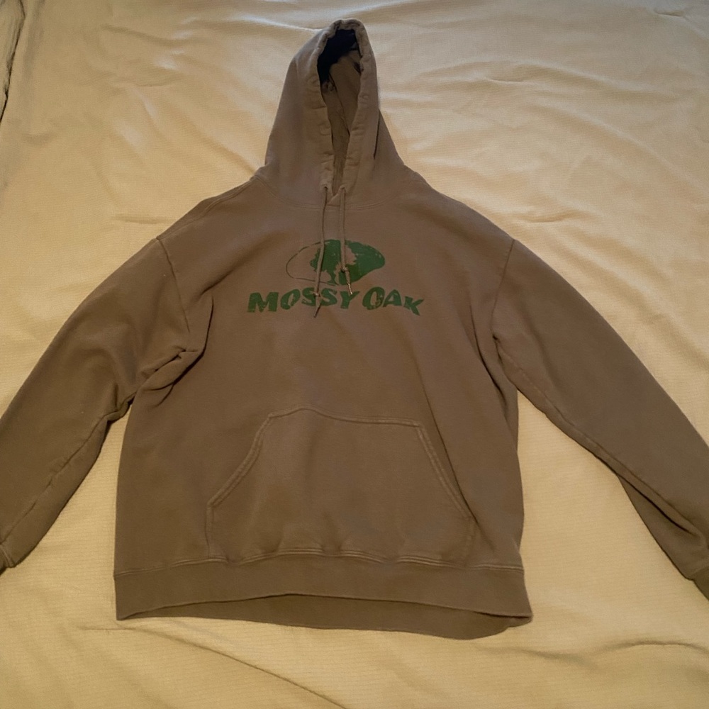 Men’s Large, Grey Mossy Oak Logo sweater